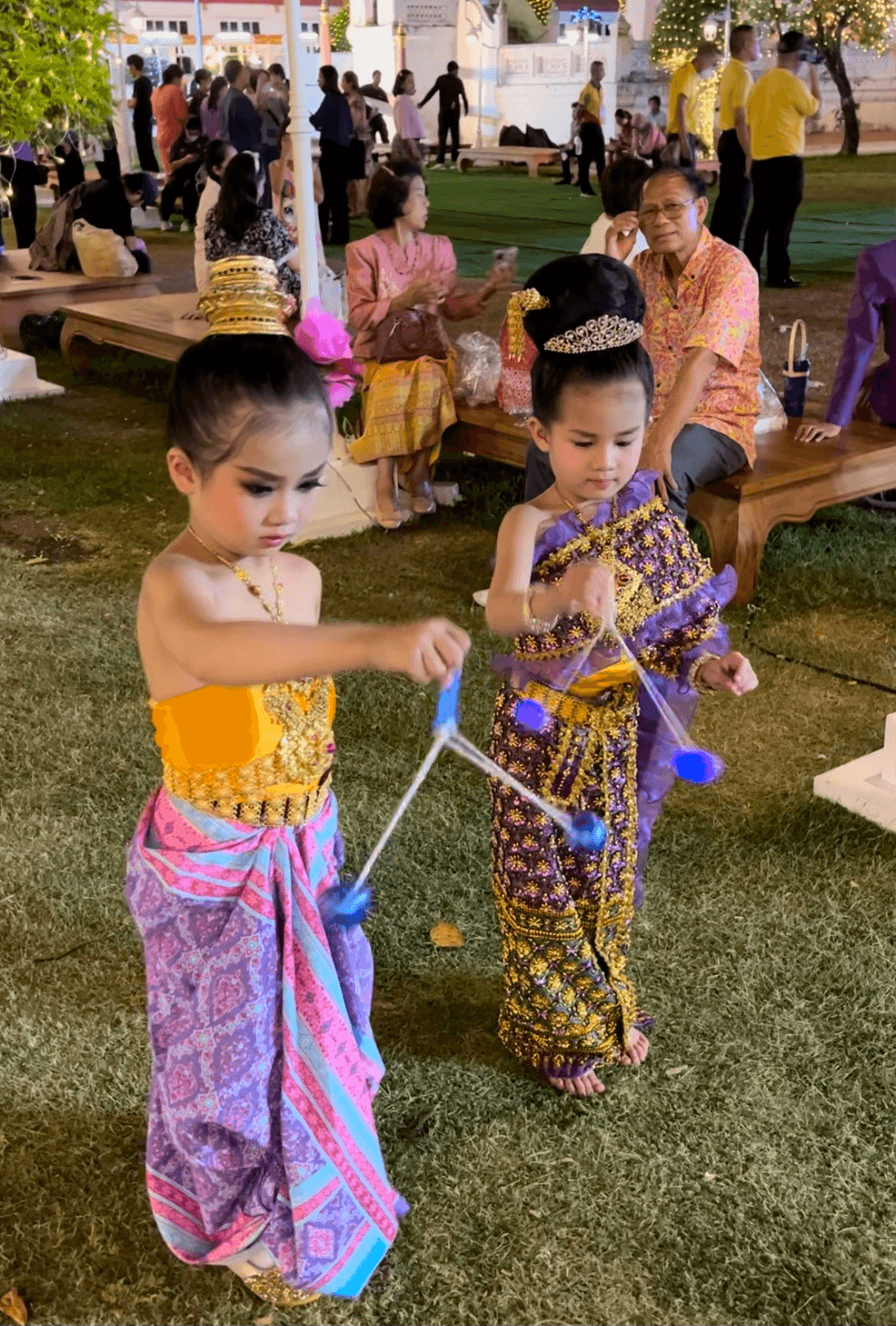 little girls wearing traditional thai clothing